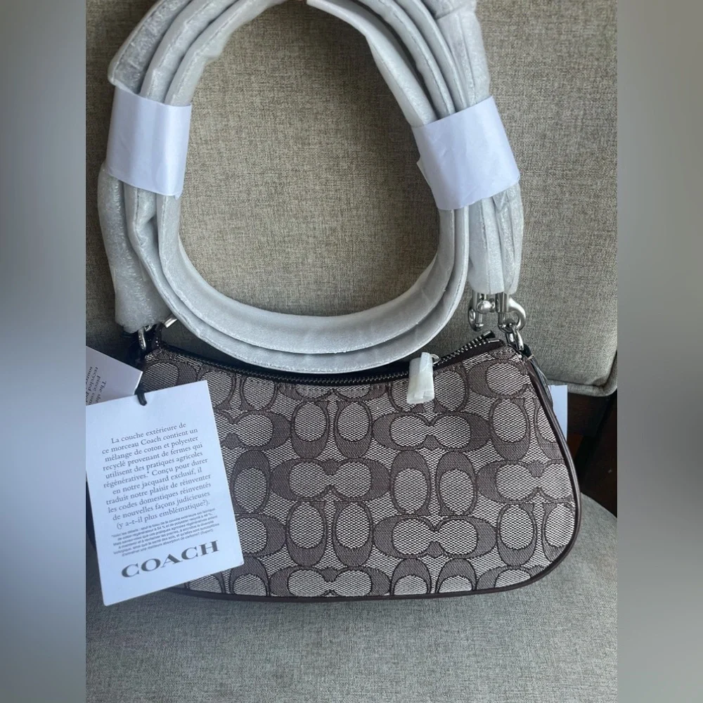 NWT！COACH ASHTON SHOULDER BAG IN SIGNATURE JACQUARD（CBJ00）for holiday gift